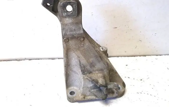 BMW 1 E81 E87 Engine mounting bracket 2211678191601