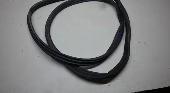 Citroen C3 Picasso Rear door rubber seal (on body) 
