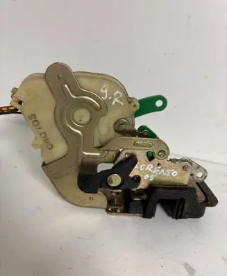 KIA Sorento Front door lock 040703