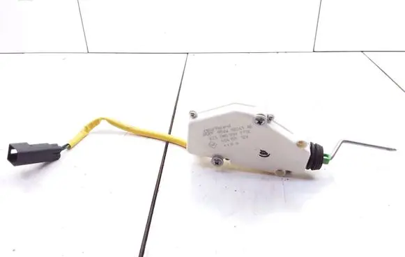 Fuel tank cap lock motor