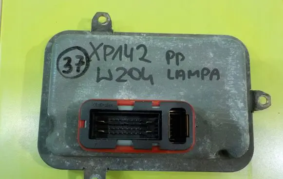 Mercedes-Benz C W204 LED ballast control module A2048700126