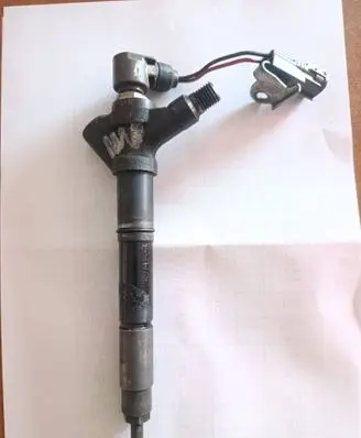 Toyota Avensis T250 Fuel injector 2959000110
