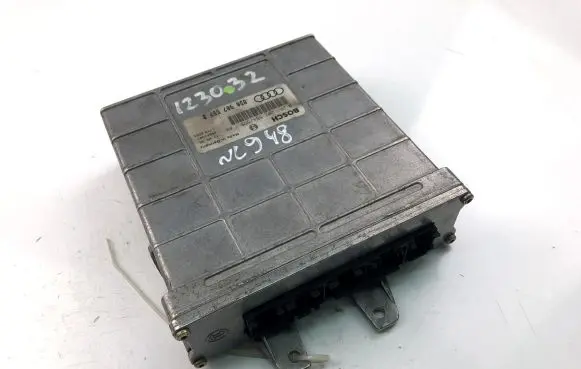 Audi A4 S4 B5 8D Engine control unit/module ECU 8D0907557B 0261203554