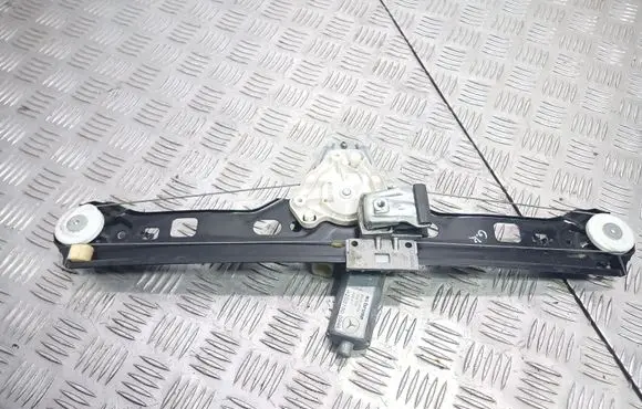 Mercedes-Benz C W203 Rear door window regulator with motor A2037300946 997256 A2038202942