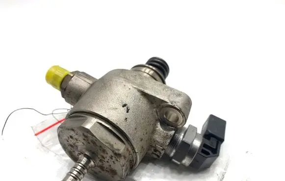 Audi A3 S3 8V Fuel injection high pressure pump 