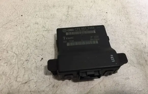 Audi A3 S3 8P Gateway control module 1K0907530B