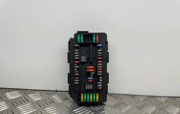 BMW 4 F32 F33 Fuse module 9337879 61149337879