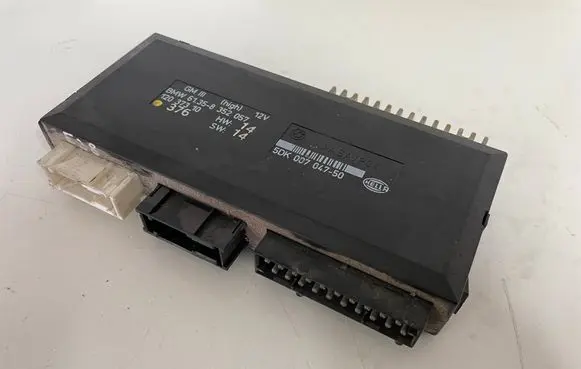 BMW 7 E38 Comfort/convenience module 61358352057 8352057