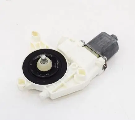 Mercedes-Benz A W176 Front door window regulator motor A2469065100