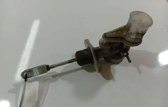 Master brake cylinder
