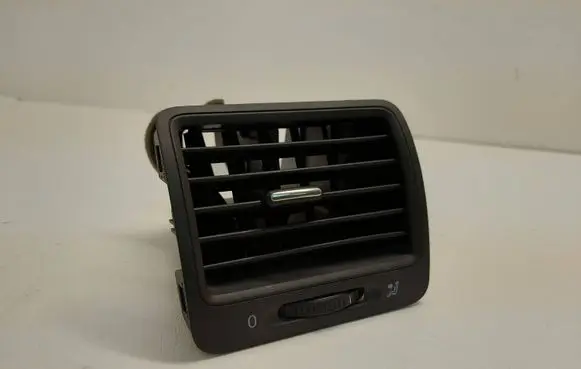Volkswagen Golf V Dash center air vent grill 1K0819709 1K0819703