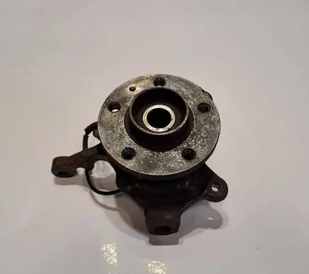 Opel Vivaro Front wheel hub spindle knuckle