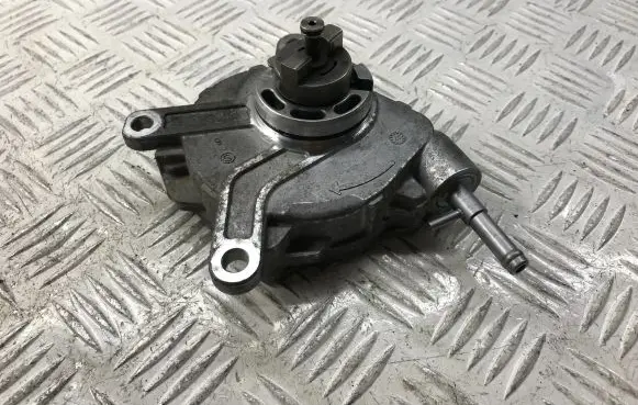 Toyota Auris 150 Vacuum pump 293000W030 30040839