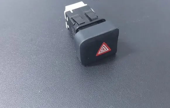 Citroen Berlingo Hazard light switch 9817043077