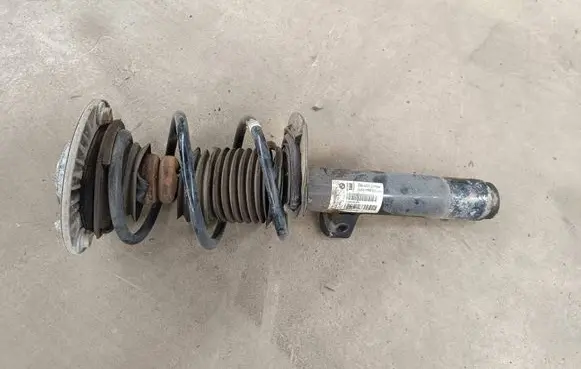 BMW 4 F32 F33 Front shock absorber/damper 6856629