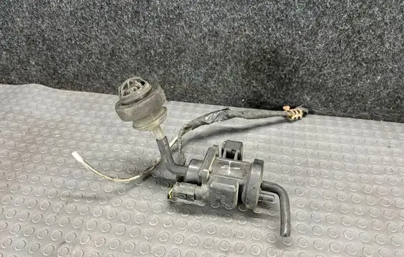 Mercedes-Benz C W203 Turbo solenoid valve A0005450427