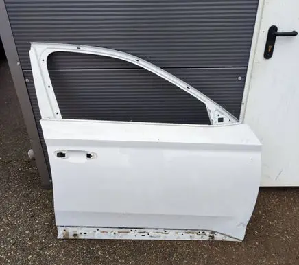 Skoda Superb B8 (3V) Front door 3V0831312