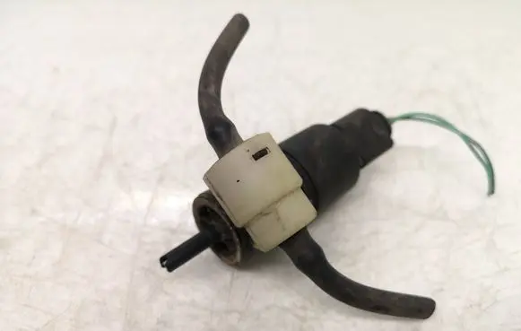 Mitsubishi Colt Windscreen/windshield washer pump