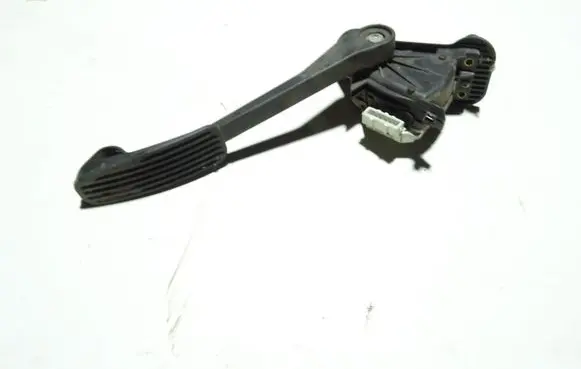 Volvo S60 Accelerator throttle pedal 30636003