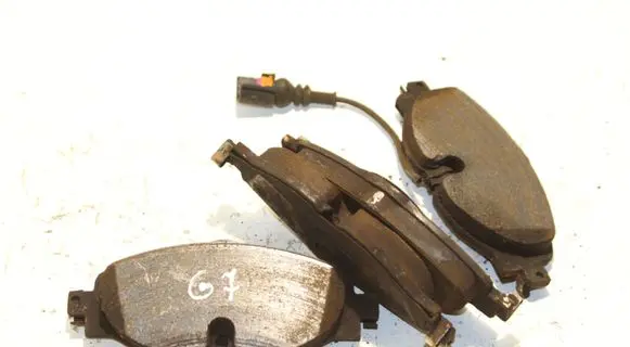 Volkswagen Golf VII Brake pads (front) 