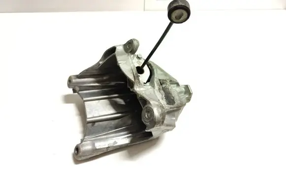 Audi A4 S4 B9 Engine mounting bracket 4M0199307C