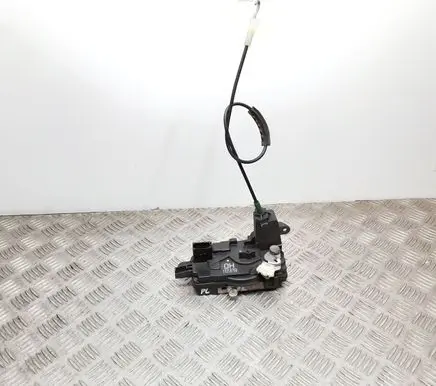Opel Astra H Front door lock 13210750