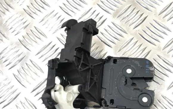 Audi TT TTS Mk2 Tailgate/trunk/boot lock/catch/latch 8P4827505C