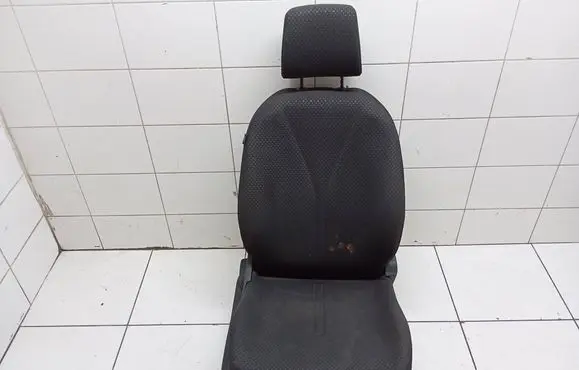Toyota Yaris Front passenger seat 12623261691RN