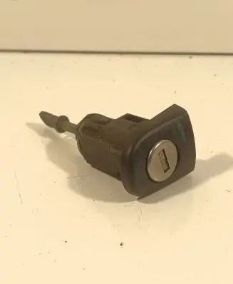 Volkswagen Bora Front door lock (next to the handle) 1U0837167B