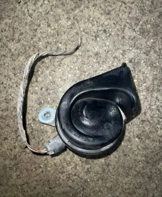 BMW 5 E39 Horn signal 703881157