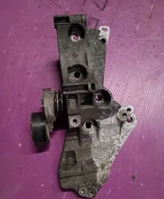 Renault Kadjar Generator/alternator bracket 