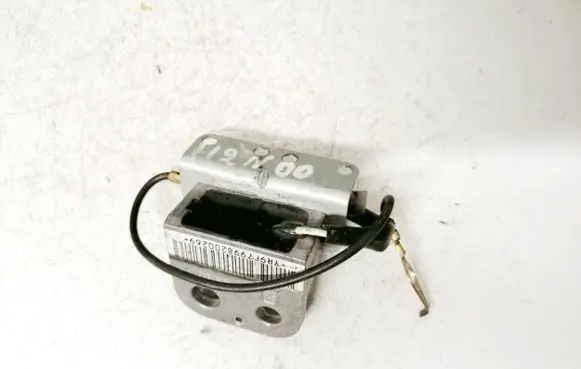 Nissan Primera Airbag deployment crash/impact sensor 7600