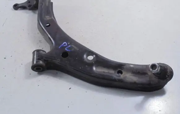 Nissan Almera Tino Front lower control arm/wishbone