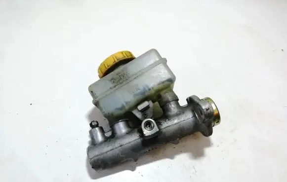 Subaru Legacy Master brake cylinder