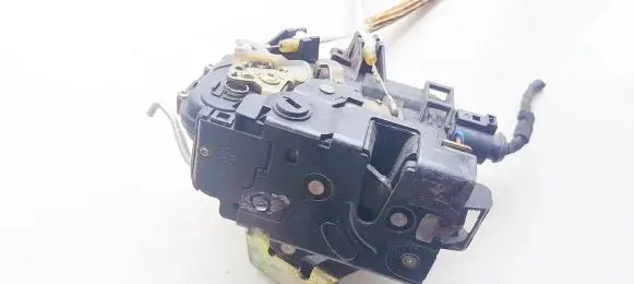 Audi A6 S6 C5 4B Rear door lock