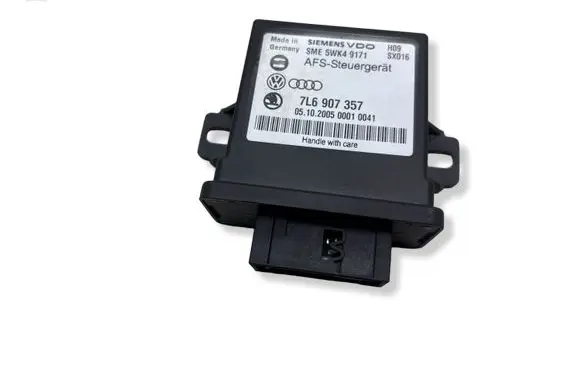 Volkswagen Touareg I Light module LCM 7L6907357