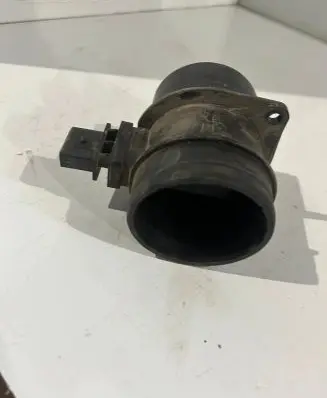 Volkswagen PASSAT B6 Mass air flow meter F00C2G7046