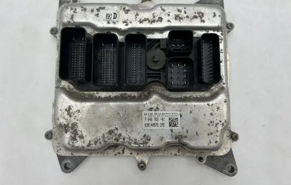 BMW 3 F30 F35 F31 Engine control unit/module ECU 7646763