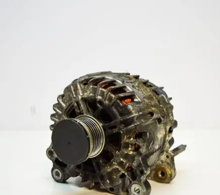 Volkswagen Golf VII Generator/alternator 03C903025D