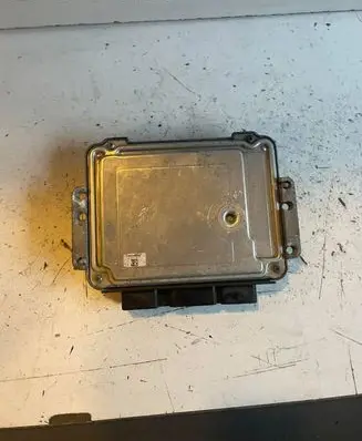 Volvo V50 Engine control unit/module 0281011775
