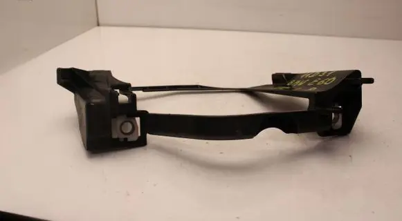 BMW 5 E60 E61 Headlight/headlamp mounting bracket 15873800