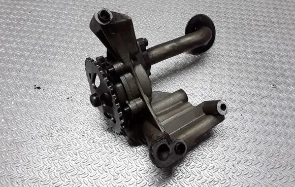 Volkswagen Golf IV Oil pump 