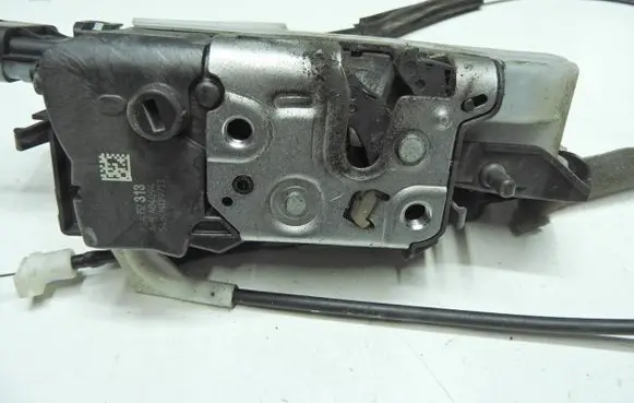 Citroen DS3 Front door lock PSA732313