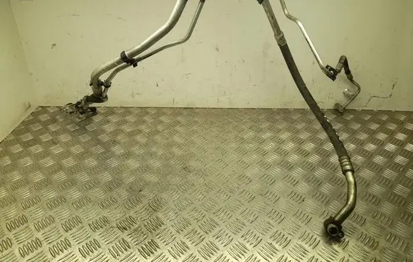 Air conditioning (A/C) pipe/hose