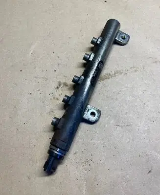 Saab 9-3 Ver2 Fuel main line pipe 55209572 028362L4 0445214095