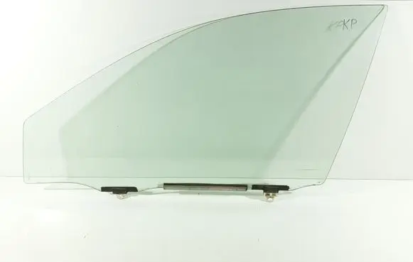 Toyota Corolla E120 E130 Front door window glass four-door 43R00011