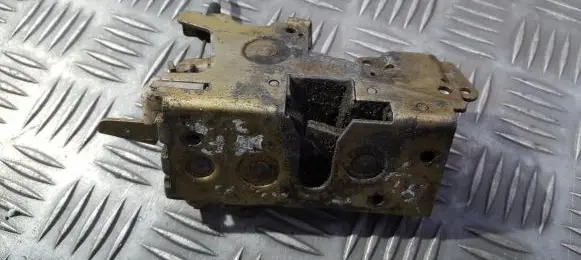 Volkswagen II LT Front door lock 9017200335 901720