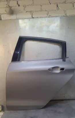 Peugeot 208 I Rear door 