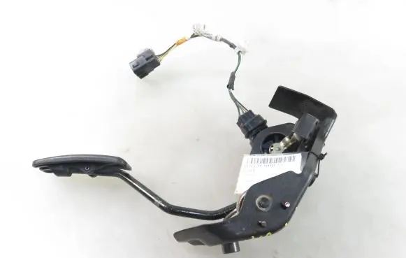 Toyota Avensis T250 Accelerator throttle pedal 1983003010 8928147010