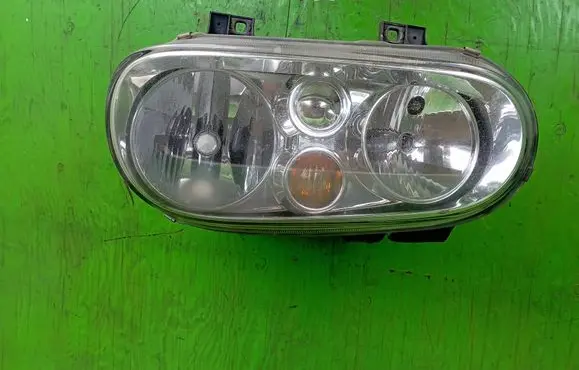 Volkswagen Golf IV Headlight/headlamp